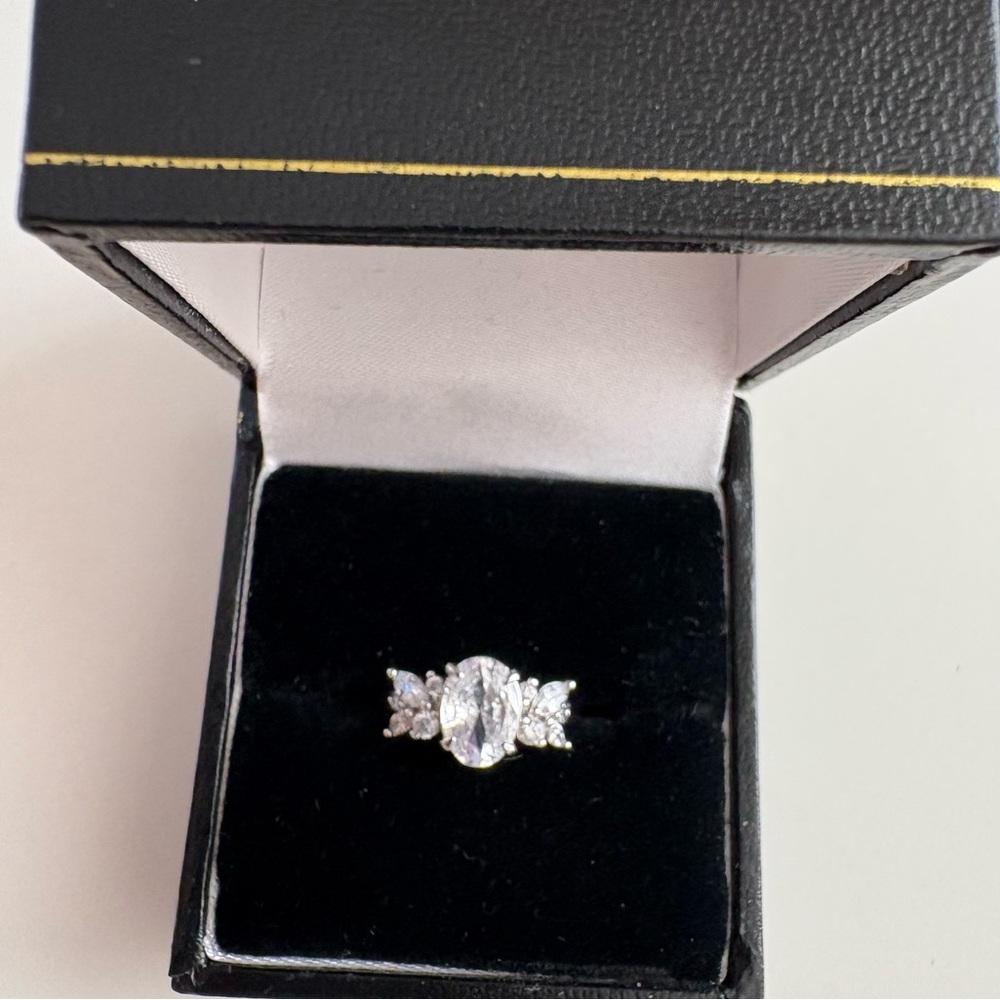 Bomb Party Kids Ring RG76911K Diamond CZ Rhodium Plating